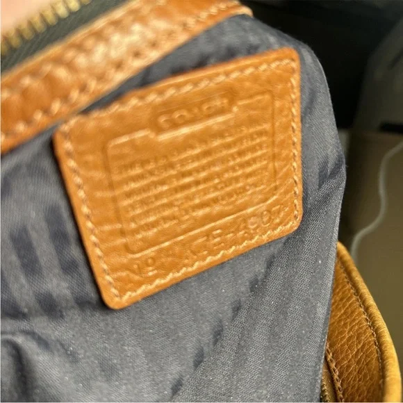 Authentic COACH Shoulder / Cross Body Bag in Pebbled Leather 4907 Brown Vntg. - Picture 15 of 15